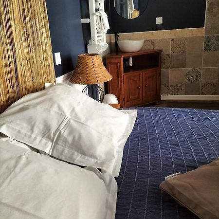 Les 2 Tours Hotel Chenay  Exterior foto